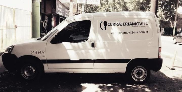 Camioneta de Cerrajería Móvil 24hs para servicio a domicilio